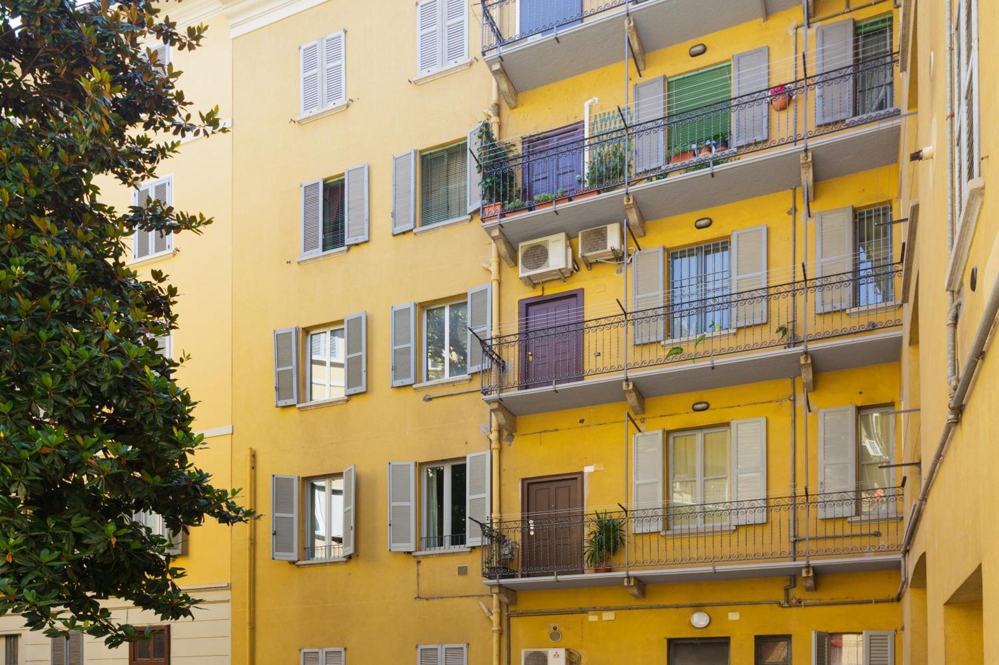 Silenziosa Casa Di Ringhiera - Porta Venezia Appartement *